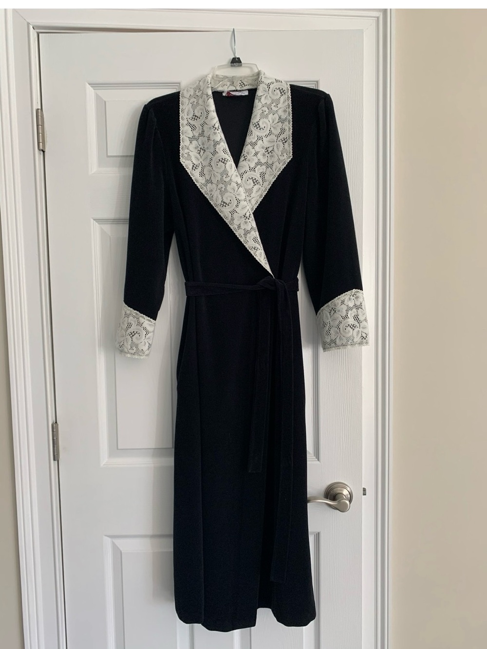 Vanity Fair Robe - Picture 2 of 10